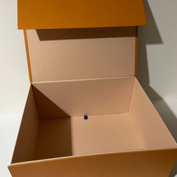 Large Empty Louis Vuitton Orange Magnetic Box - Picture 4 of 5